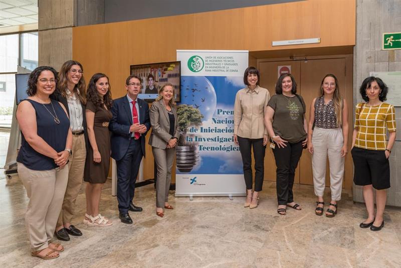 La vicepresidenta primera del Gobierno, Nadia Calviño y la ministra de Ciencia e Innovación, Diana Morant, visitan la Exposición mujeres ingenieras de éxito de UAITIE