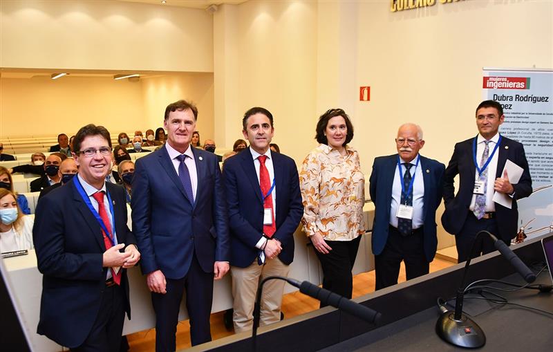 La Exposición Mujeres Ingenieras de Éxito sigue creciendo y suma un nuevo triunfo en la sede compostelana de la Asociación Provincial de Ingenieros Técnicos Industriales de A Coruña