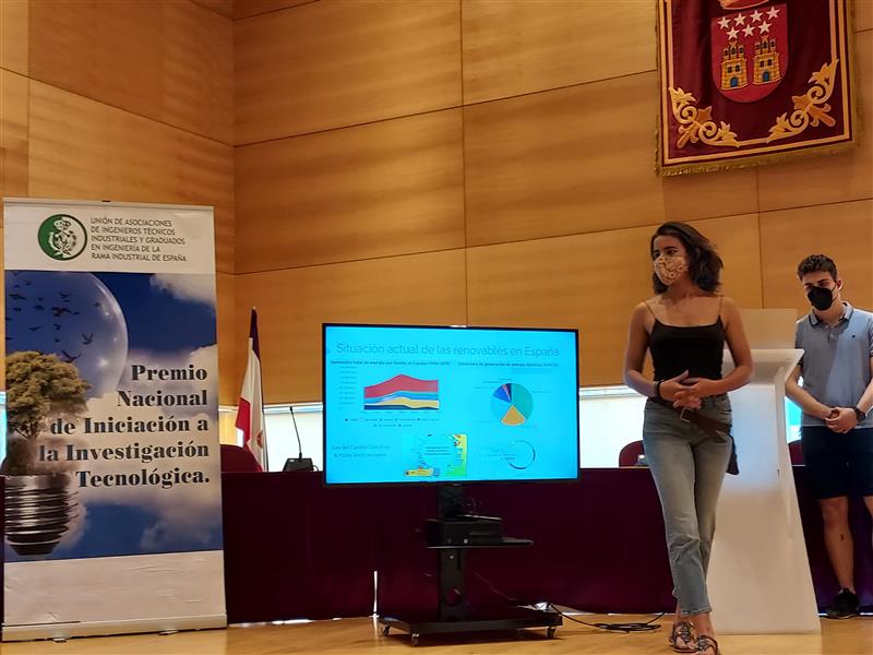 El Ayuntamiento de Tres Cantos, Madrid, consolida a nivel local el Premio otorgado a los alumnos de un Instituto de Enseñanza Secundaria de ese municipio madrileño