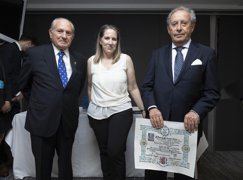 El colectivo madrileño recupera tras un paréntesis de varios años, su gran Cena de Hermandad que logró reunir más de ochocientas personas