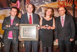 Rodrigo Gómez Parra recibe la distinción de Socio de Mérito de la UAITIE