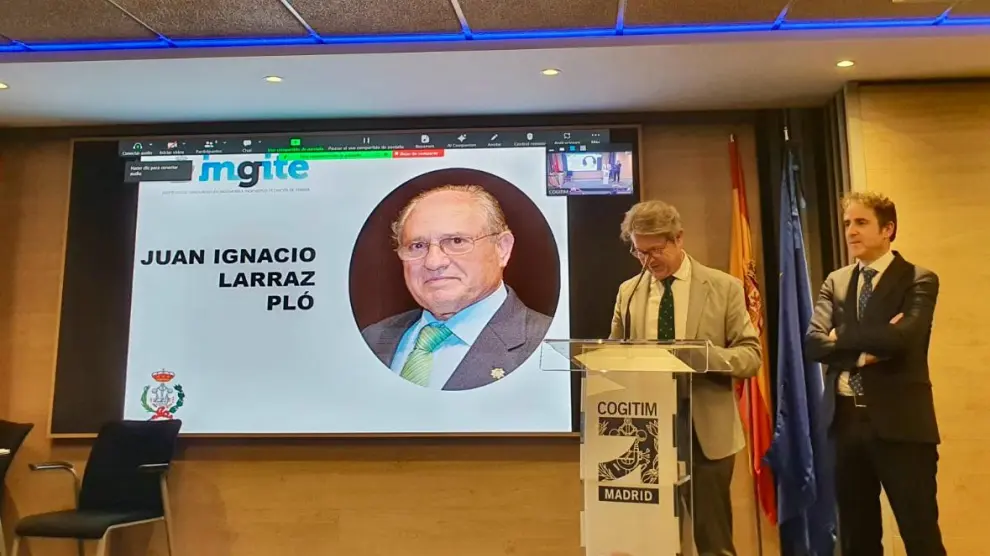 Juan Ignacio Larraz Plo, recibe la Insignia de Oro del Instituto de Graduados en Ingeniería e Ingenieros Técnicos de España