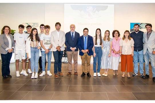 La Asociación de Ingenieros Técnicos Industriales de La Rioja (AITIR) entregó por cuarto año consecutivo su reconocimiento regional en el marco del Premio Nacional de Iniciación a la Investigación Tecnológica impulsado por la UAITIE