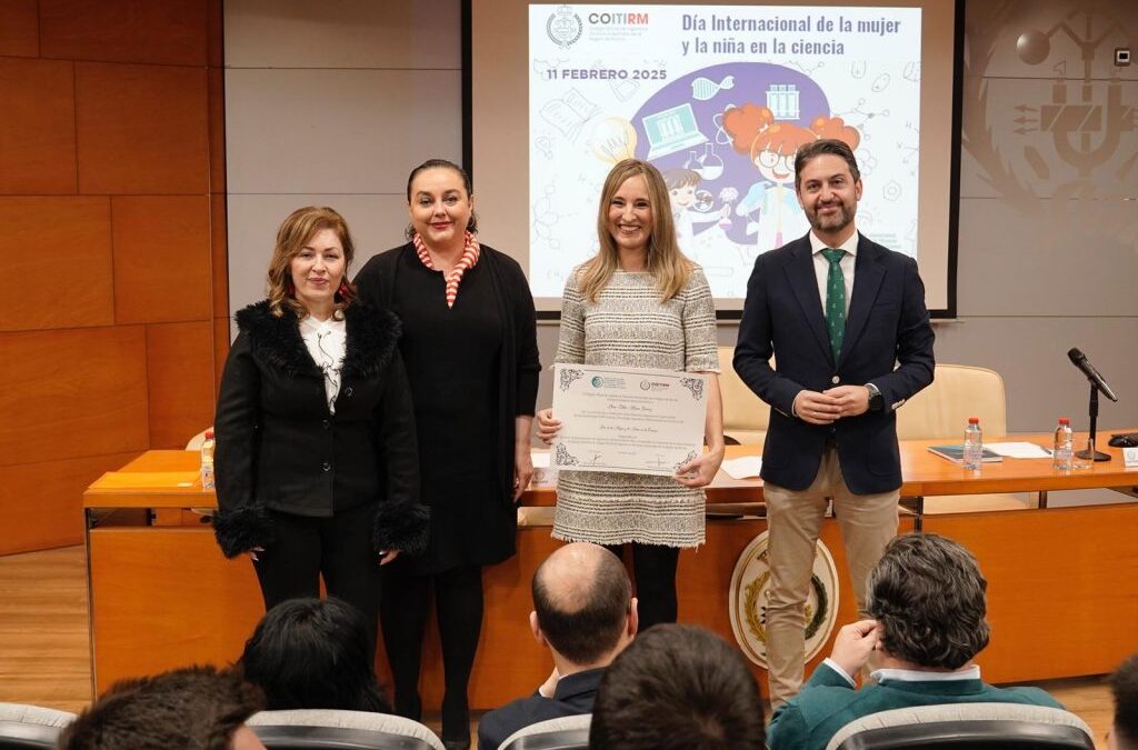 El I Premio COITI Región de Murcia del Día Internacional de la Mujer y la Niña en la Ciencia ha sido para la ingeniera-docente, Esther Marín, por potenciar estudios STEM (Science, Technology, Engineering y Mathematic)