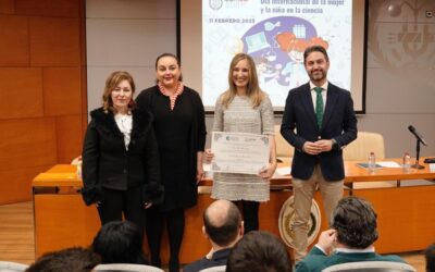 El I Premio COITI Región de Murcia del Día Internacional de la Mujer y la Niña en la Ciencia ha sido para la ingeniera-docente, Esther Marín, por potenciar estudios STEM (Science, Technology, Engineering y Mathematic)