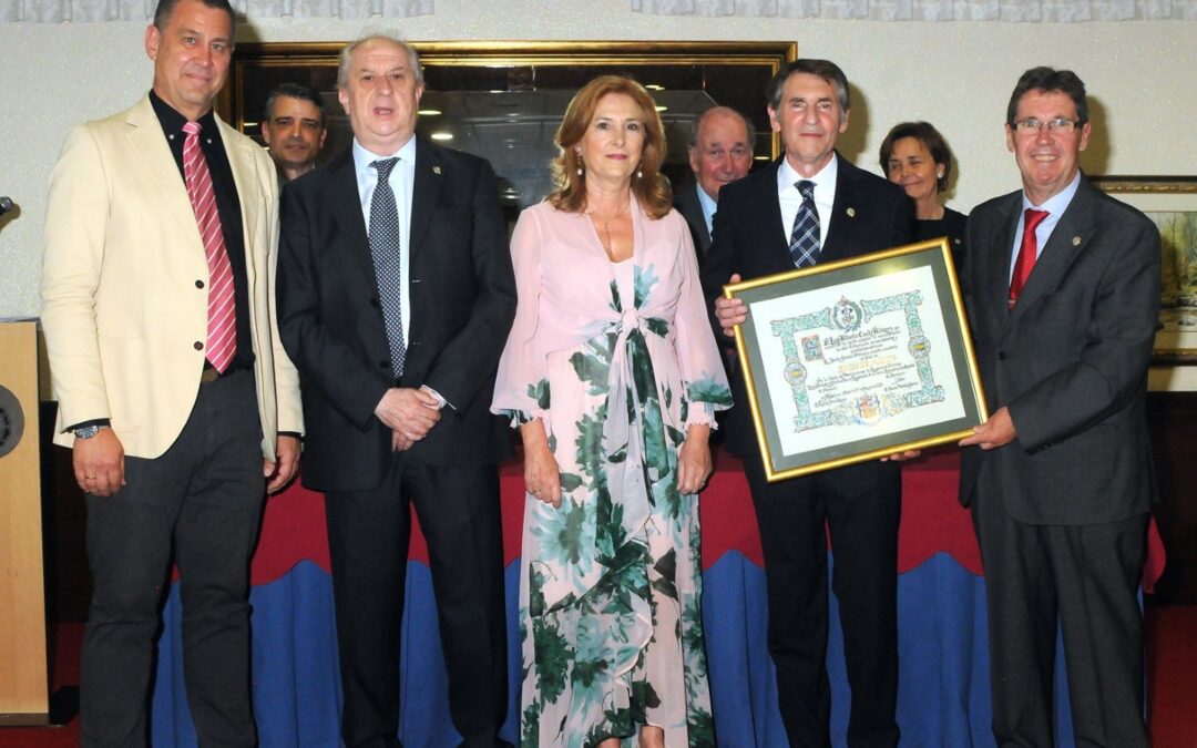 La Fiesta Social del colectivo asturiano reúne en Gijón a la profesión y acoge la entrega de la Insignia de Socio de Mérito de UAITIE a Luis Alberto Cueto Álvarez